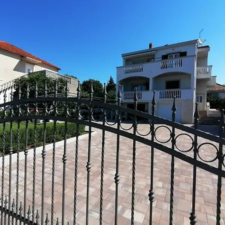 Petin Apartment *