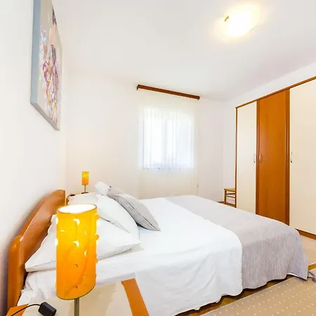Apartment Petin Zadar