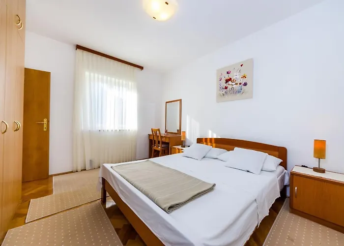 Cloe Apartment